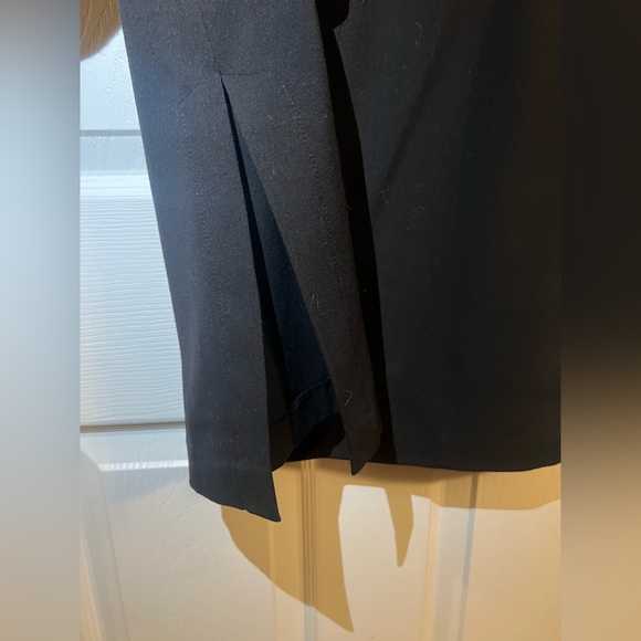 Black high neck sleeveless blouse with side slits - Picture 3 of 3